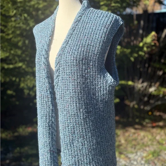 Handcrafted Blue Knit Vest – Cozy Artisan Layer Sz Lg - Picture 2 of 9